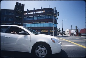 Medical building on Olympic Boulevard and Wilton Place, Los Angeles, 2005