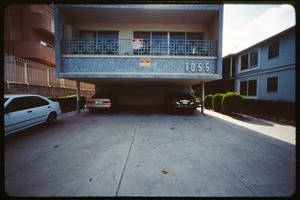 Multiple Dwelling Units (MDUs) on Bedford Avenue, Los Angeles, 2005