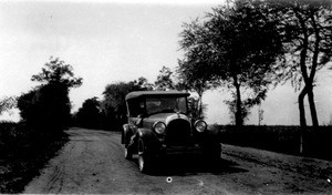 Chrysler on a good road between Kiachow and Shaho