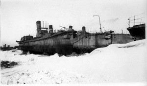 Torpedo boats in Vladivostok harbor