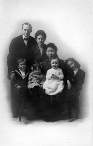 George Shannon McCune and family — Calisphere