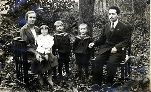 A.I. Mitskevich s sem'ei, 20-e gody