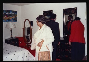 5 unidentified people in McGlothen house, 1991