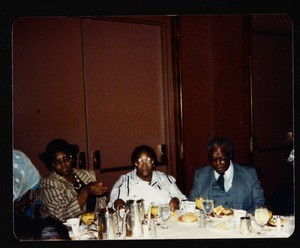 5 unidentified women & 2 unidentified men