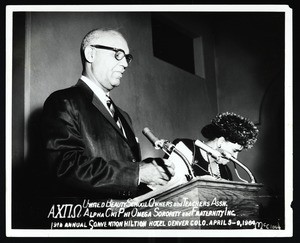 Dr. Mallory and unidentified man at 9th Annual Convention, Denver, 1964