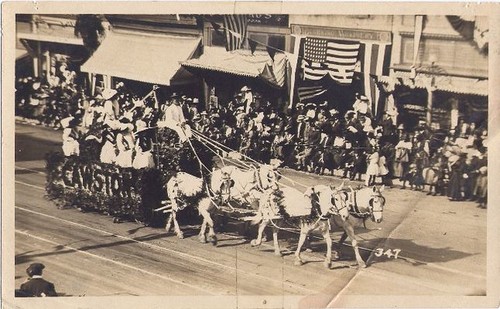 Cawston Ostrich Farm Float, Tournament of Roses Parade