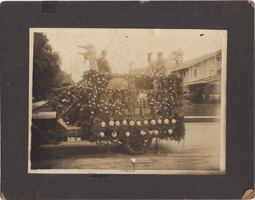 Cawston Ostrich Farm Float, 1914 Tournament of Roses Parade