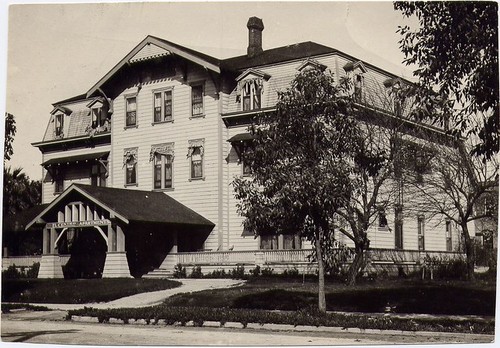 El Centro Apartments, Now Razed