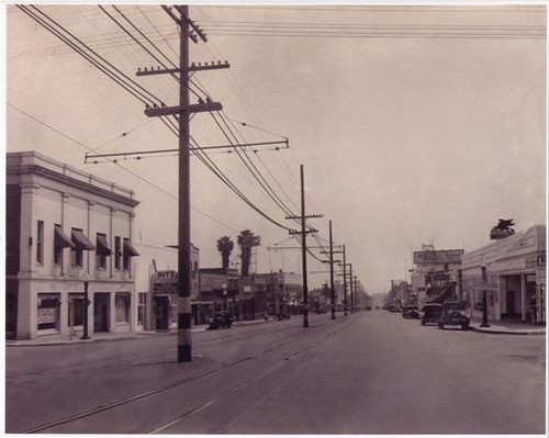 Streetcar Tracks, Ritz Theater on Fair Oaks Avenue, Looking South