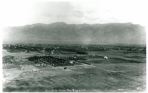 Pasadena from the Raymond, Looking Northeast