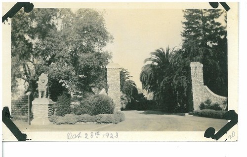 Entrance to Doblins Estate South Pasadena