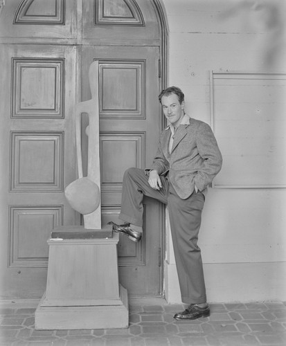 Fred Amigo foot on pedestal, San Francisco