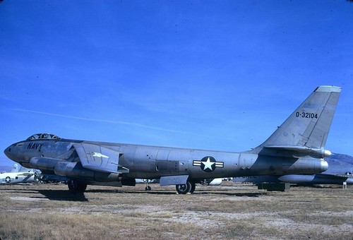 Pictionid72689951 - catalog07.01.b-00740 - title--boeing b-47e stratojet