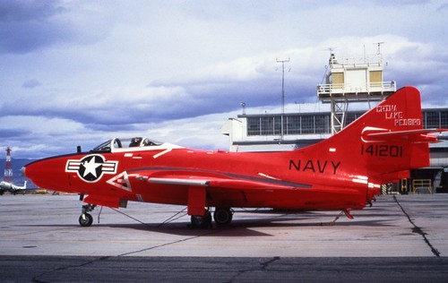 PictionID:43815772 - Catalog:17.S_000651 - Title:Grumman QF-9J 141201 NWC NAS China Lake