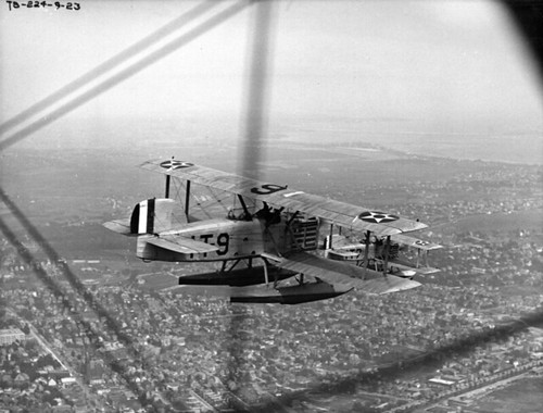 Harry young collection imagepictionid65222569 - catalogyoung0048 - title douglas dts of vt-1 over boston sep23 - filenameyoung0048.tif--