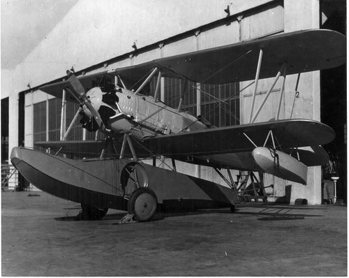PictionID:45241387 - Catalog:16_006397 - Title:Vought O2U-4 Corsair with Grumman float January 1931 US Navy photo - Filename:16_006397.TIF