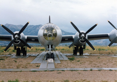 Pictionid73381895 - catalogkemp00089 - title--boeing b-29 superfortress stored in desert