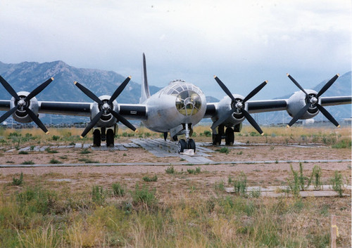 Pictionid73382160 - catalogkemp00088 - title--boeing b-29 superfortress stored in desert