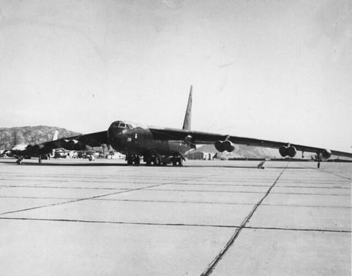 Pictionid73382057 - catalogkemp00090 - title--boeing b-52 stratofortress -