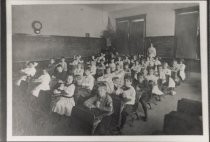 Summit school classroom of seated students, 1910