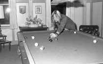 Todd Rundgren playing pool, 1990