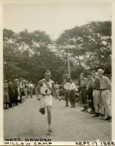 Dipsea Race runner near Willow Camp, 1922