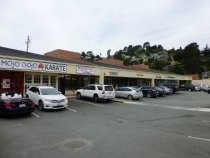 Tam Junction Center storefronts, 2016