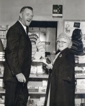 Sterling Hayden with Helen Rountree at book signing, 1963