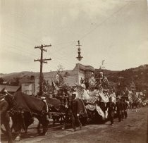 Baby parade on Throckmorton Avenue, early 1900s