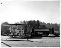 Gas station at East Blithedale and Sunnyside Avenues, 1967