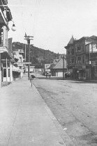 Looking down Throckmorton Avenue toward Miller Avenue, 1918