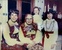 Valborg "Mama" Gravander and three girls, 1964