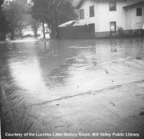 Flooding at Walnut and Locust area, 1955