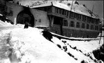 Tavern of Tamalpais in snow near East Peak Mt. Tamalpais, 1922