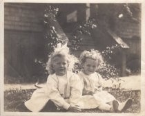 Portrait of Ernestine Wood & Mariann Bernhardt, circa unknown