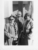 Man and two women at San Francisco Airport, 1954