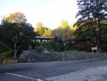 Mill Valley Golf Club clubhouse from road, 2016