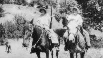 Marion Wosser and Allegra Maynard deer hunting, 1914