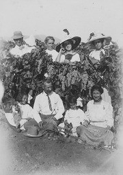 Melidonian Family, Yettem, Calif., ca 1920