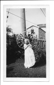 Flowergirl Ready for Posy Parade