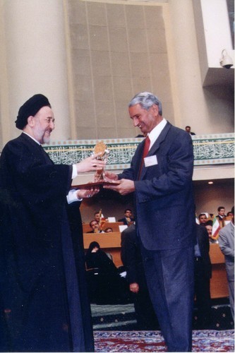 Gurdev Khush Receives an Award, Iran