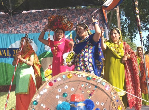 Adult Giddha Performers