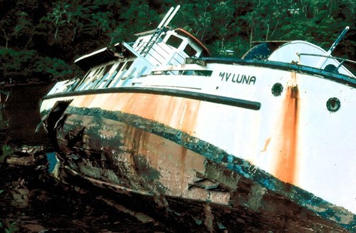 Cyclone Nigel, Wreck of the Luna