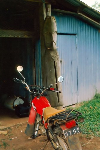 Motorbike and TamTam, Rural Santo