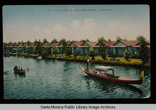 Venice canal and residences, Calif