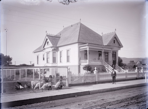 Peirano building on Figueroa