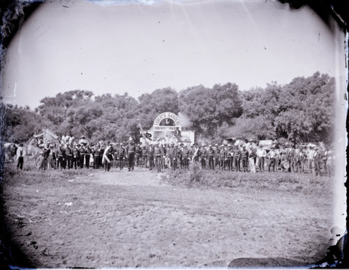 Crowd at Egberts Gardens