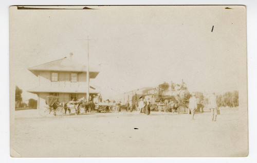 Santa Paula Depot Scene