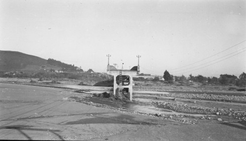 West End of Ventura River Bridge, Missing Section