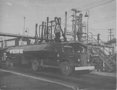 Loading Oil Tank Trucks